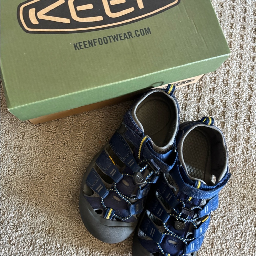 Keen Kids Newport H2 Closed Toe Water Sandal